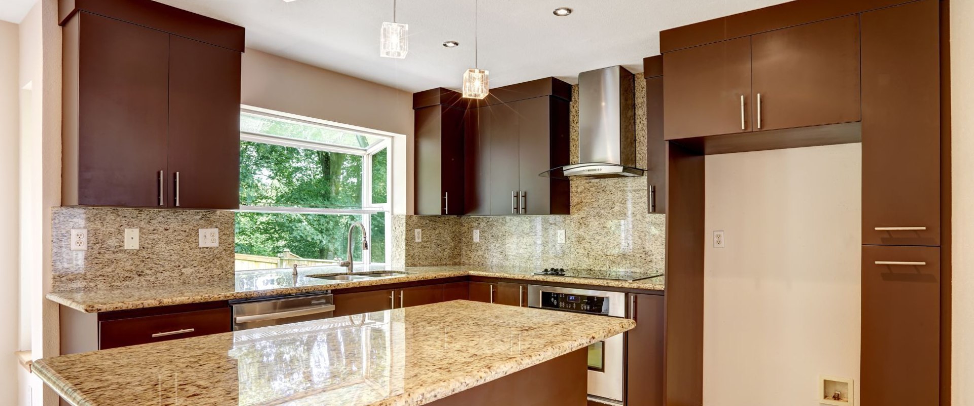 what-color-countertop-goes-well-with-brown-cabinets